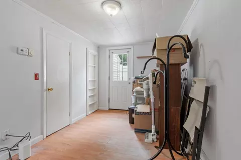 Entry Way - 49 Baker St, Gardner, MA 01440 photo 5 of 7