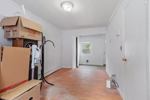 Entry Way - 49 Baker St, Gardner, MA 01440 photo 6 of 7