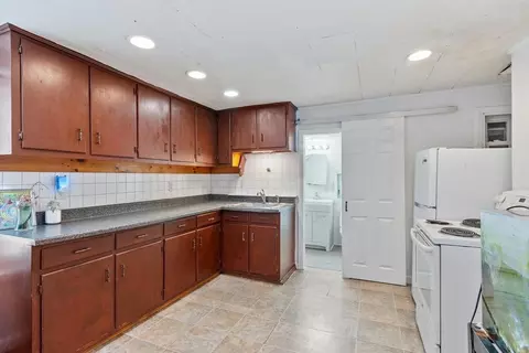 Kitchen - 49 Baker St, Gardner, MA 01440 photo 2 of 2