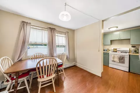 Dining - 48 Manor Ct #48, Springfield, MA 01118 photo 2 of 2