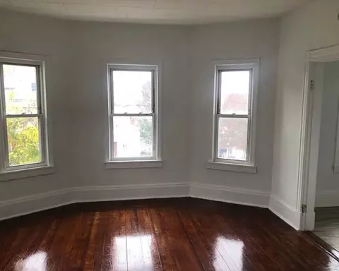 Living - 761 Broadway, Everett, MA 02149 photo 3 of 3