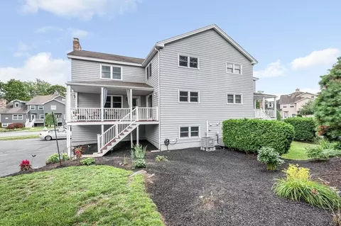 7 Carnation Cir #D, Reading, MA 01867 photo 3