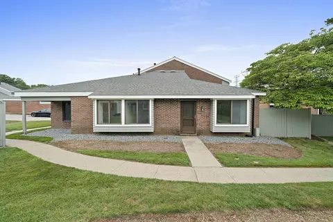 47 Rosewood Dr #47, Stoughton, MA 02072