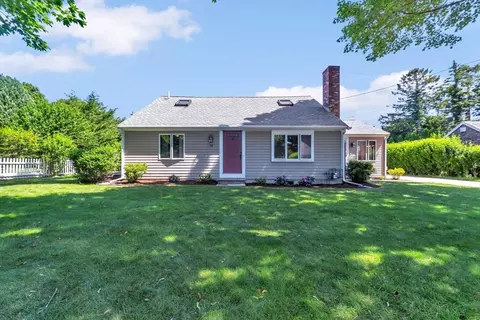 18 Clearview Ave, Falmouth, MA 02540