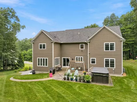Exterior - 184 Abbot St, Andover, MA 01810 photo 2 of 2