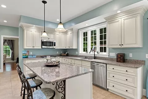 Kitchen - 184 Abbot St, Andover, MA 01810 photo 4 of 6