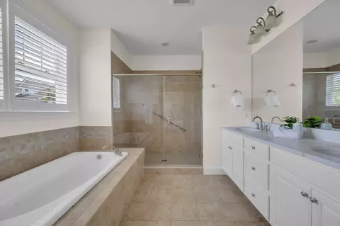 Bath - 180 Halsted Dr #180, Hingham, MA 02043 photo 3 of 5