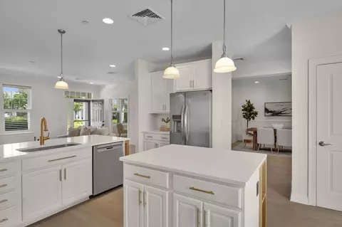 Kitchen - 180 Halsted Dr #180, Hingham, MA 02043 photo 6 of 8