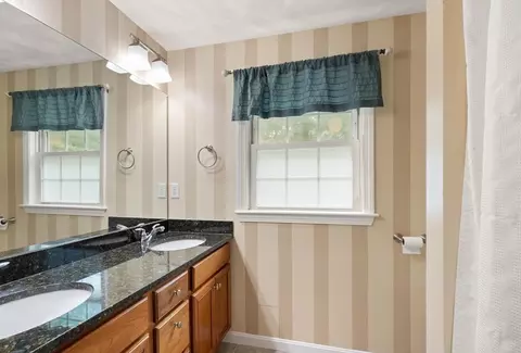 Bath - 1 Third St, North Reading, MA 01864 photo 2 of 2
