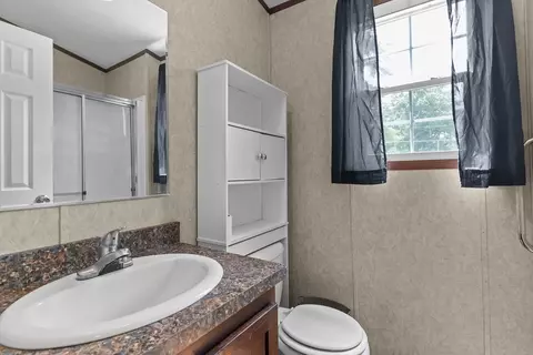 Bath - 11 Humes, Webster, MA 01570 photo 1 of 1