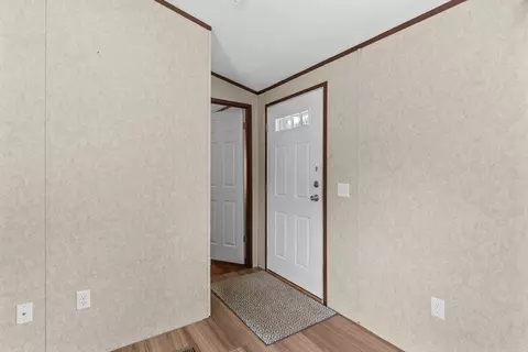 Entry Way - 11 Humes, Webster, MA 01570 photo 1 of 2