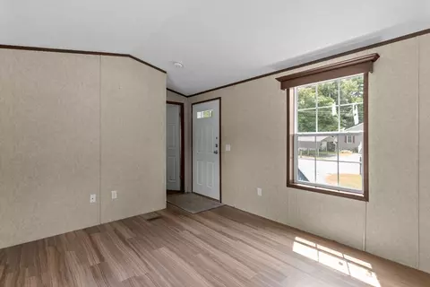 Living - 11 Humes, Webster, MA 01570 photo 1 of 2