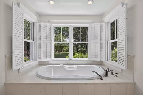 Bath - 160 Main St, Wellfleet, MA 02667 photo 2 of 3