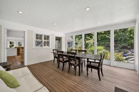 Exterior - 160 Main St, Wellfleet, MA 02667 photo 4 of 11