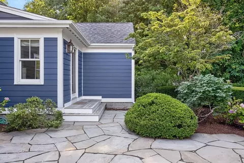 Exterior - 160 Main St, Wellfleet, MA 02667 photo 8 of 11