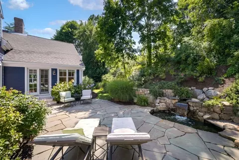 Exterior - 160 Main St, Wellfleet, MA 02667 photo 3 of 11