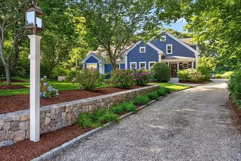 Exterior - 160 Main St, Wellfleet, MA 02667 photo 2 of 11