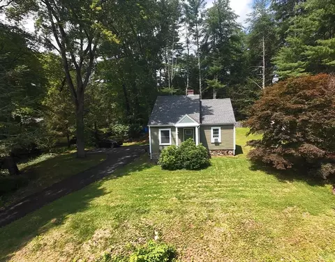 84 Southbridge Rd, Charlton, MA 01507