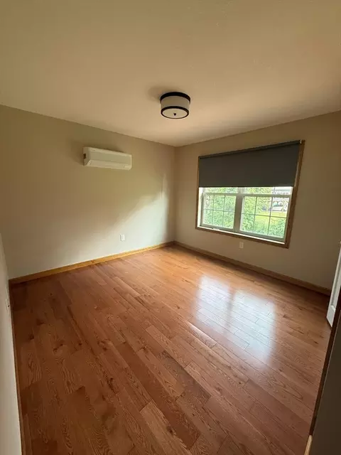 Bedroom - 12 Ward Ave, Easthampton, MA 01027 photo 3 of 6