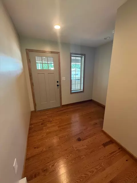 Entry Way - 12 Ward Ave, Easthampton, MA 01027 photo 3 of 4