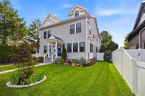 19 Manhattan Ter, Newton, MA 02465