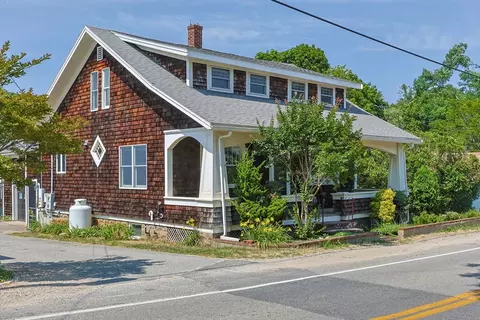 196 Bradford St, Provincetown, MA 02657