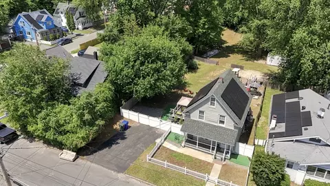 View/Area - 72 Switzer St, Springfield, MA 01109 photo 2 of 5