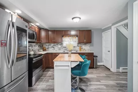 Kitchen - 72 Switzer St, Springfield, MA 01109 photo 4 of 8