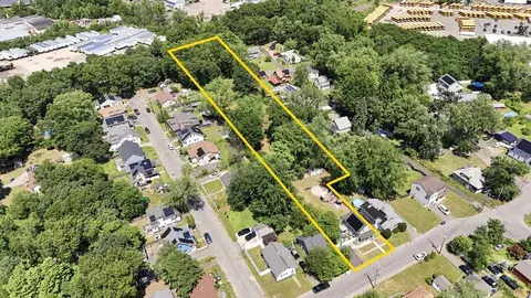 View/Area - 72 Switzer St, Springfield, MA 01109 photo 4 of 5