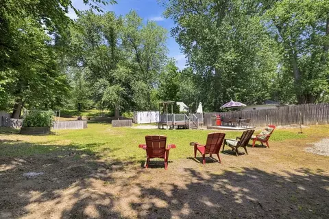 Exterior - 72 Switzer St, Springfield, MA 01109 photo 3 of 5
