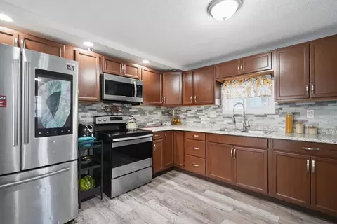 Kitchen - 72 Switzer St, Springfield, MA 01109 photo 1 of 8