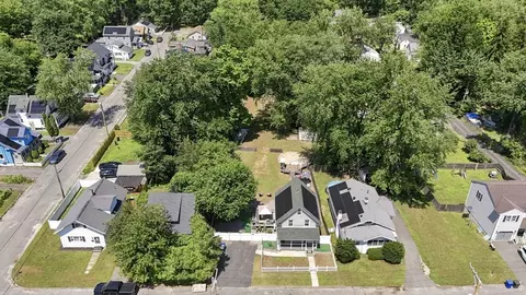 View/Area - 72 Switzer St, Springfield, MA 01109 photo 3 of 5