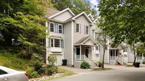 36 Georgetown Dr #-, Nashua, NH 03062