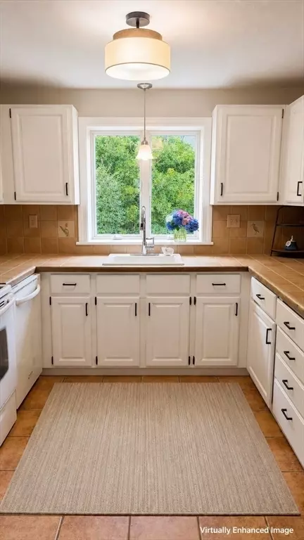 Kitchen - 20 Brady Rd, Sagamore Beach, MA 02562 photo 1 of 1