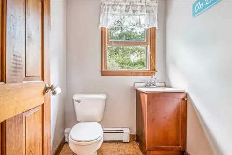 Bath - 20 Brady Rd, Sagamore Beach, MA 02562 photo 1 of 2