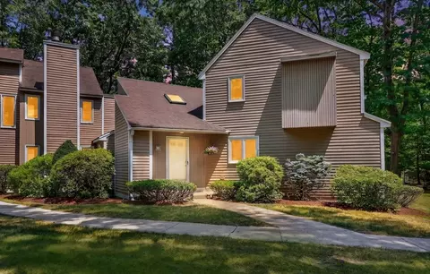 8 Pilgrim Dr #A, Westford, MA 01886