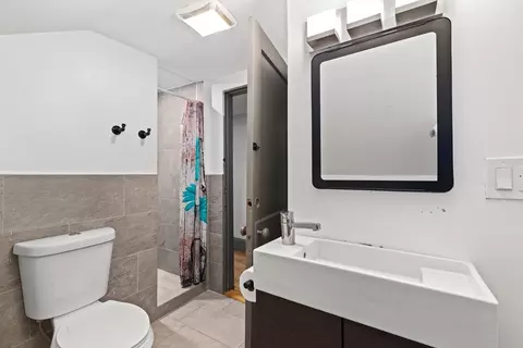 Bath - 46 Revere St, Everett, MA 02149 photo 3 of 3