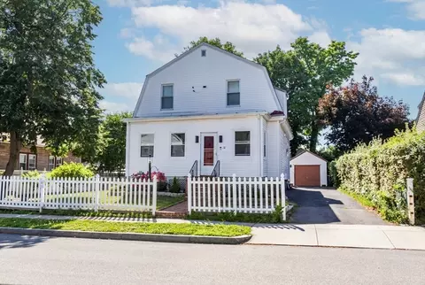 78 Arnold St, Quincy, MA 02169