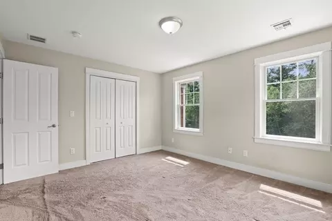 Bedroom - 10 Pond Edge Trl, Wareham, MA 02571 photo 5 of 6