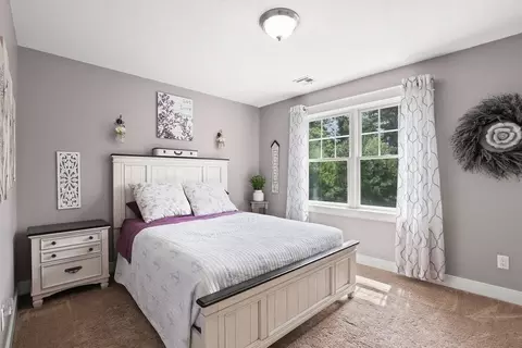 Bedroom - 10 Pond Edge Trl, Wareham, MA 02571 photo 2 of 6