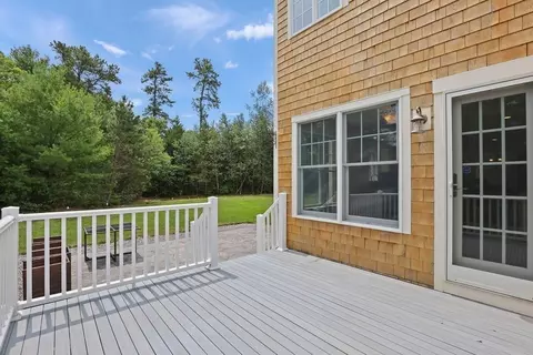 Exterior - 10 Pond Edge Trl, Wareham, MA 02571 photo 4 of 8