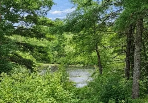 View/Area - 10 Pond Edge Trl, Wareham, MA 02571 photo 3 of 4