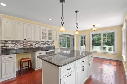 Kitchen - 10 Pond Edge Trl, Wareham, MA 02571 photo 3 of 4