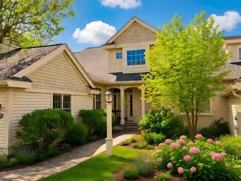 57 Carriage Hill Cir #57, Southborough, MA 01772