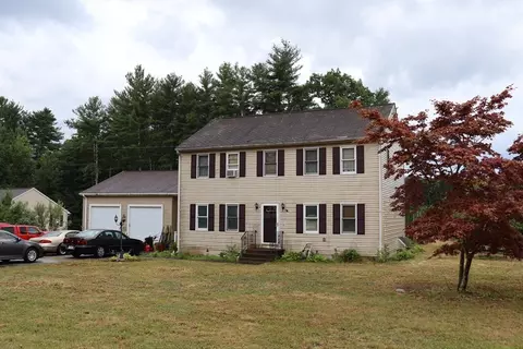 117 Charlton St, Oxford, MA 01540