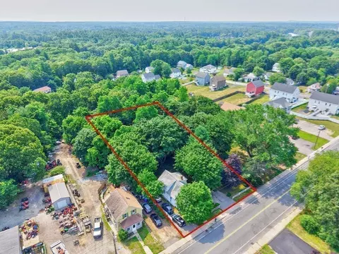 3 Lawton St, Taunton, MA 02780