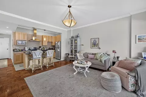 2 Hawthorne Pl #17G, Boston, MA 02114