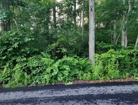 20 Lakeside Ave, Webster, MA 01571 photo 2