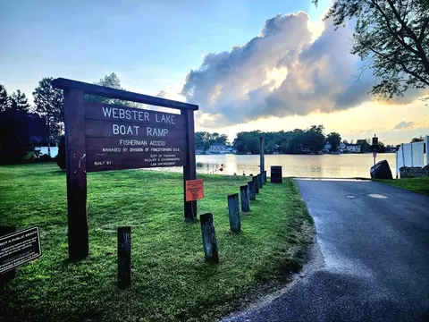 20 Lakeside Ave, Webster, MA 01571 photo 3