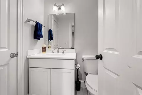Bath - 80 Prospect St #7, Gloucester, MA 01930 photo 1 of 2